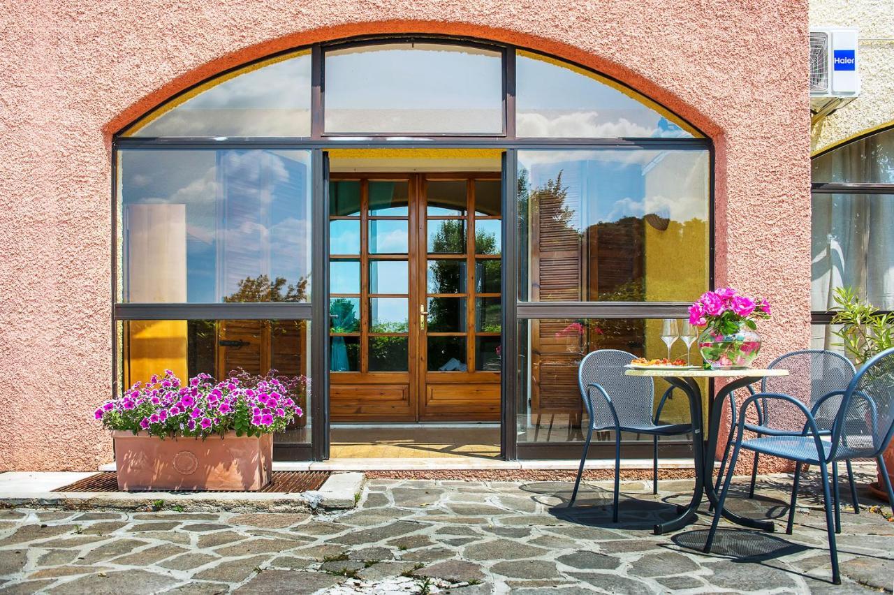 Hotel Il Castello Pozzolengo Eksteriør bilde
